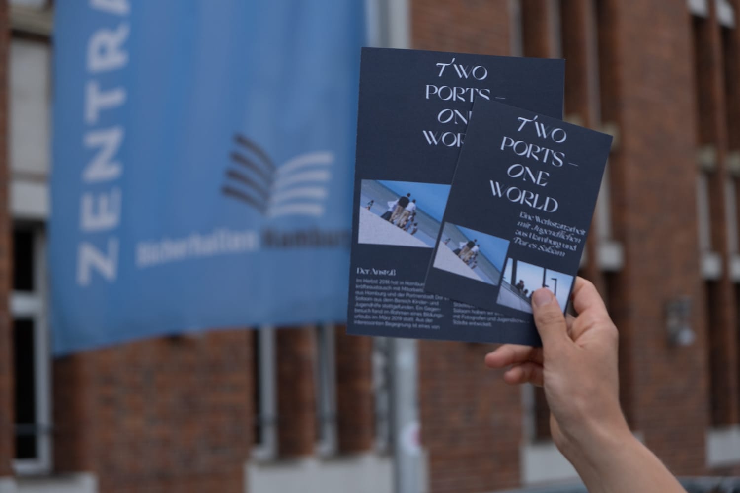 FHD_200725_DSF5534_72dpi Two Ports – One World